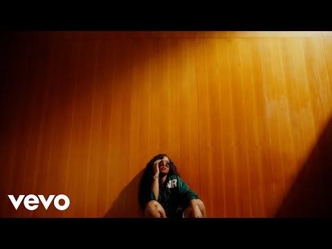 H.E.R.-Come Through ft Chris Brown